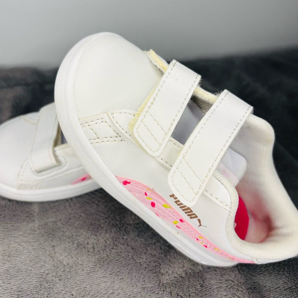 Puma Toddlers White and Pink Velcro Sneakers